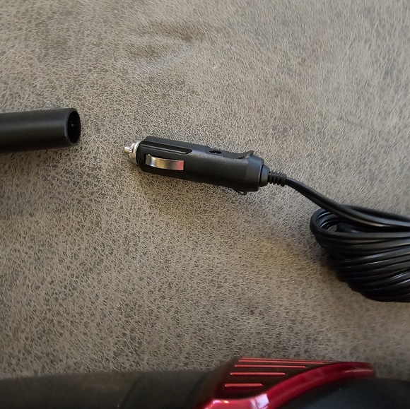 Portable lightweight car plug in mini handheld‎ vacuum cleaner w attachments EUC - Picture 2 of 6